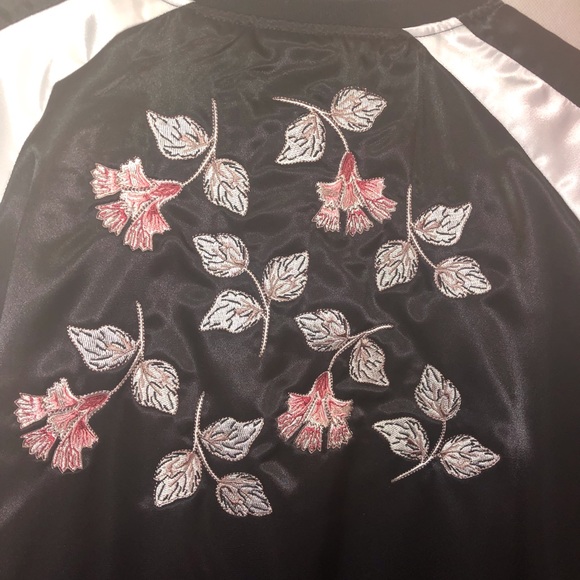 Odyn Black & White Floral Jacket - Large - Picture 4 of 7